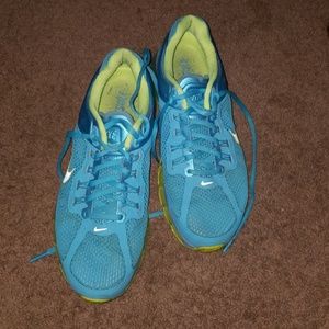 Nike Air Max Athletic Shoes